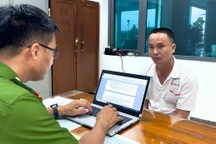 Nghi phạm lừa bán "đá thiên thạch quý" 250 triệu USD bị bắt