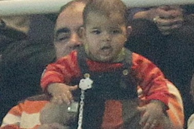 C. Ronaldo bị đòi lại con