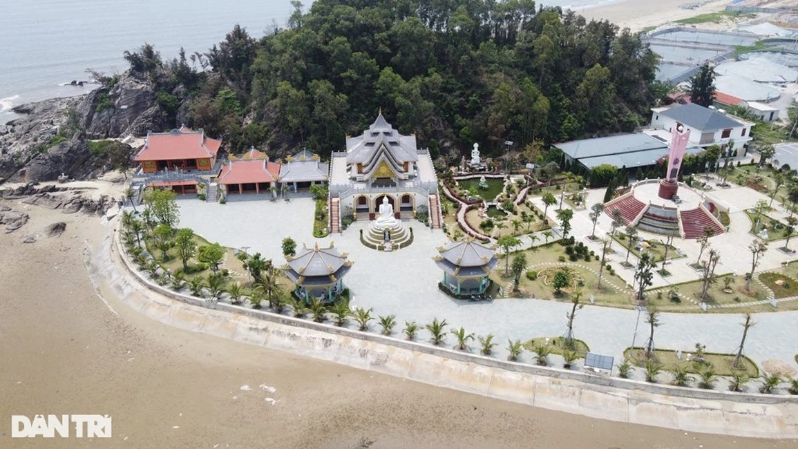 Chiêm ngưỡng không gian thanh tịnh của ngôi chùa nơi làng biển xứ Thanh - 1 Chiêm ngưỡng không gian thanh tịnh của ngôi chùa nơi làng biển xứ Thanh - 1