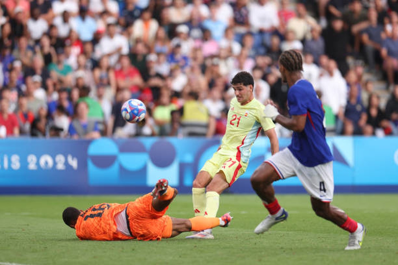 paris-france-sergio-camello-of-team-spain-celebrates-scoring-his-teams-fourth-goal-during-the.jpg