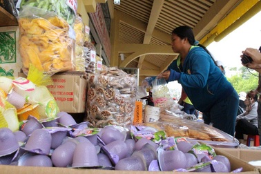 Cách mua bánh kẹo tết an toàn tránh hàng giả, hàng lậu