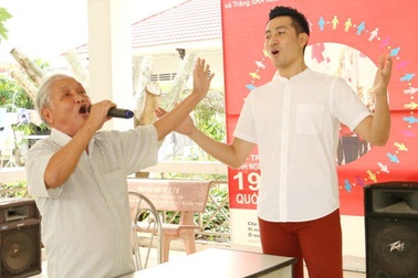 Mang không khí năm mới ấm áp cho những cụ già neo đơn