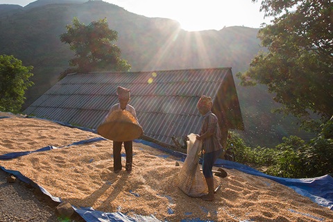 Người dân vùng cao cũng quay quắt trong nắng nóng kỷ lục