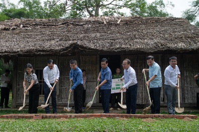 Lễ khởi công xây dựng 10 căn nhà Nhân ái tặng người nghèo tỉnh Tuyên Quang