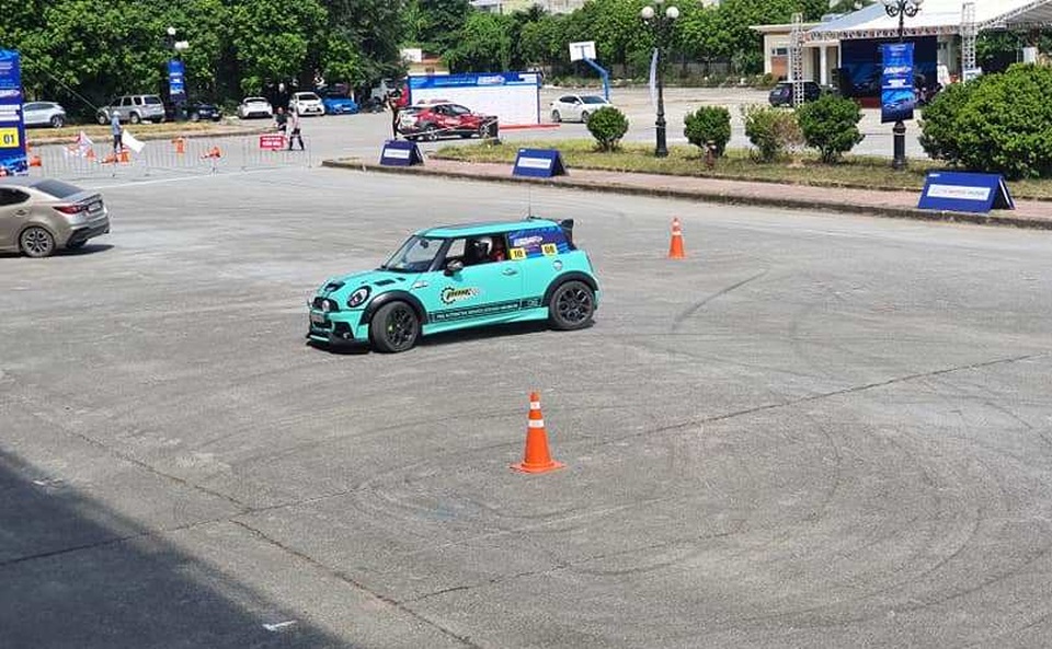 Giải ô tô thể thao Gymkhana Ninh Bình 2020 đã tìm được nhà vô địch - 5 Giải ô tô thể thao Gymkhana Ninh Bình 2020 đã tìm được nhà vô địch - 5