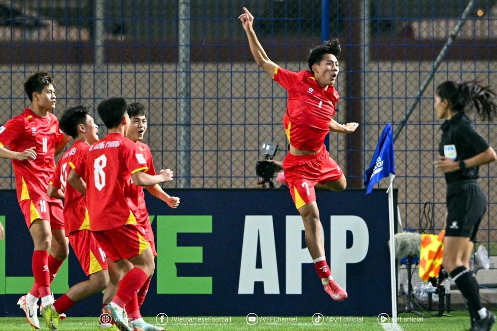 U17 Việt Nam hòa Australia: Nhìn thẳng vào sự thật, nỗ lực vì giấc mơ vàng - 4 U17 Việt Nam hòa Australia: Nhìn thẳng vào sự thật, nỗ lực vì giấc mơ vàng - 4