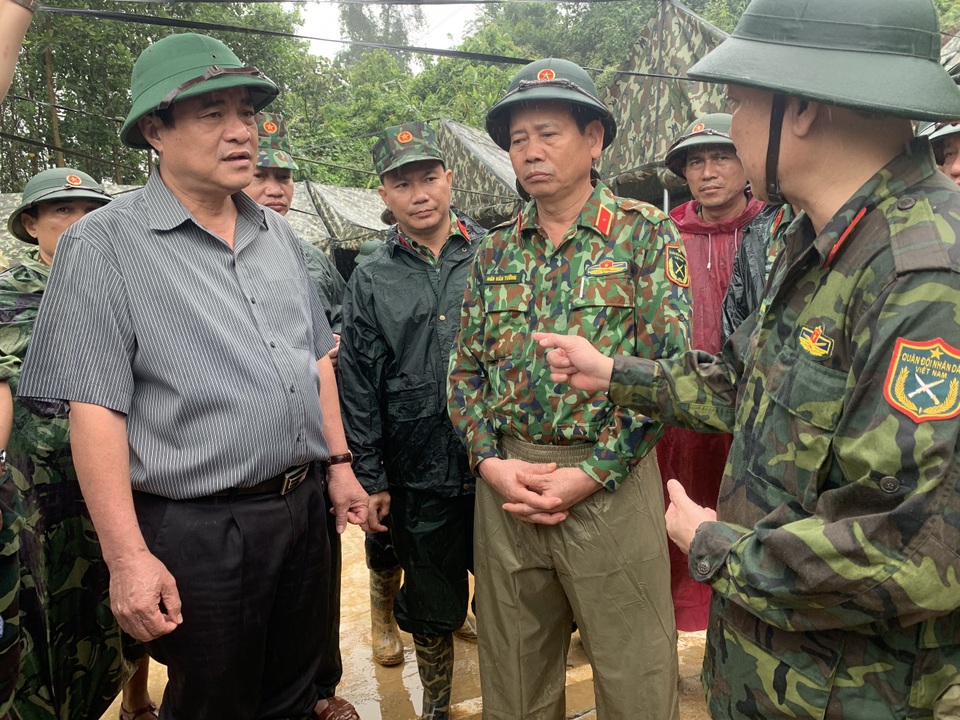 Sạt lở ở Trà Leng: Đoàn chuyên gia địa chất hỗ trợ tìm kiếm nạn nhân - 4 Sạt lở ở Trà Leng: Đoàn chuyên gia địa chất hỗ trợ tìm kiếm nạn nhân - 4