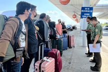 9 người Malaysia trong đường dây lừa đảo bị trục xuất