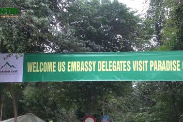 Clip Đại sứ Mỹ thăm động Thiên Đường