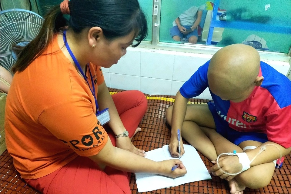 Chàng trai mắc bệnh hiểm nghèo: Con chết mẹ không có tiền mua quan tài đâu - 3 Chàng trai mắc bệnh hiểm nghèo: Con chết mẹ không có tiền mua quan tài đâu - 3