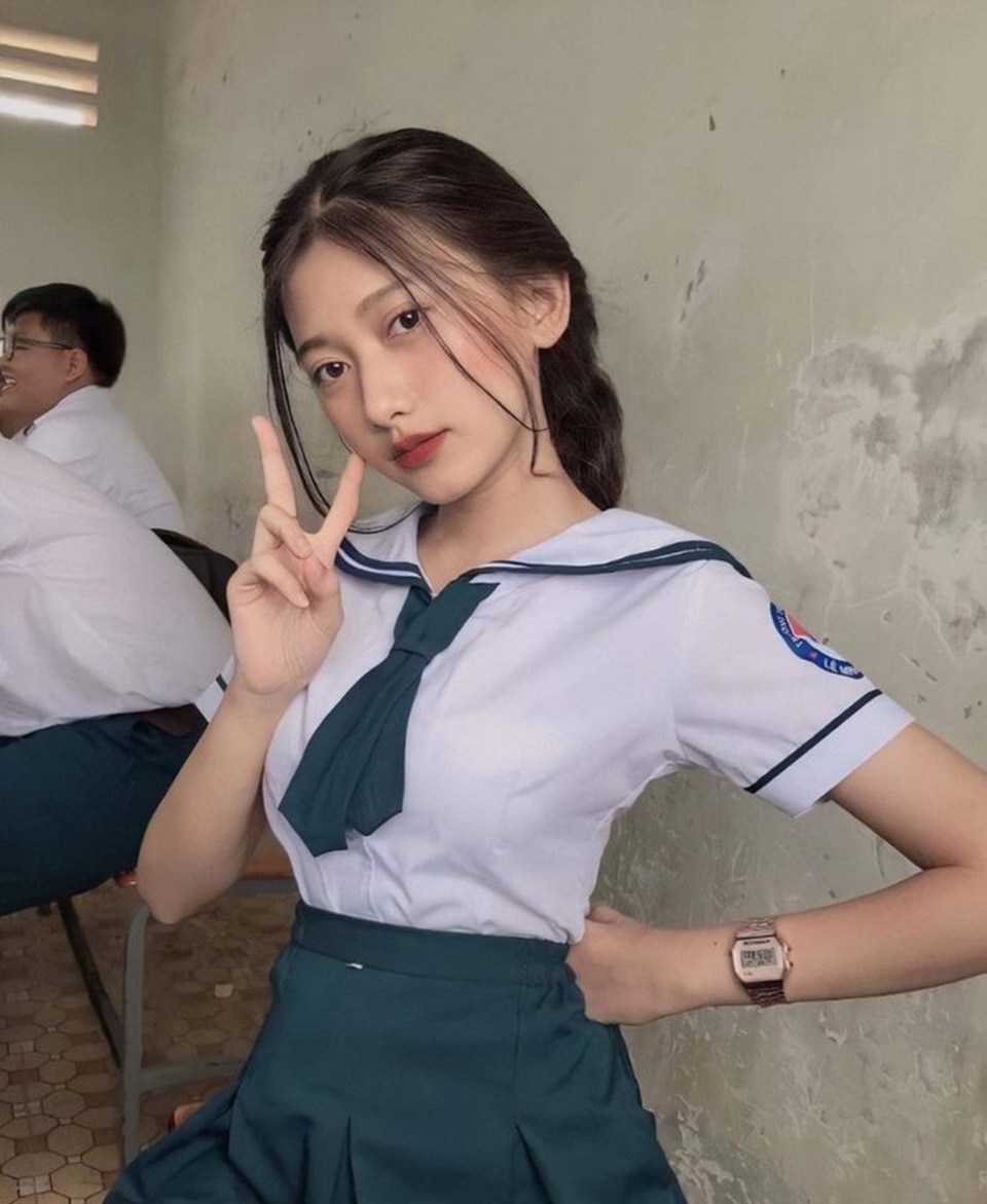 Nữ sinh tuổi 16: “Trang điểm chừng mực khi đến trường là bình thường” - 2 Nữ sinh tuổi 16: “Trang điểm chừng mực khi đến trường là bình thường” - 2