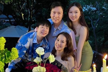 Cuộc sống "vợ đẹp, con xinh, gia đình hoàn hảo" của Chân Tử Đan