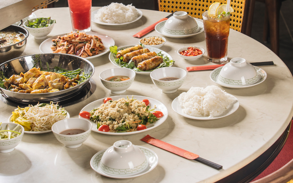 Chả cá Hàng Sơn: Lưu giữ phong vị Hà Nội với hành trình từ trái tim - 4 Chả cá Hàng Sơn: Lưu giữ phong vị Hà Nội với hành trình từ trái tim - 4