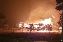 Sét đánh cháy rụi nhà rông tuyệt đẹp trị giá hàng tỷ đồng