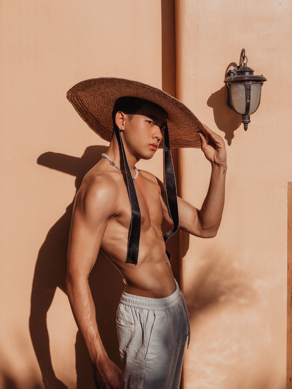 Cậu bé gầy gò bất ngờ khoe ảnh dậy thì thành công hóa hot boy 6 múi - 2 Cậu bé gầy gò bất ngờ khoe ảnh dậy thì thành công hóa hot boy 6 múi - 2