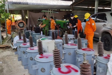Bắt giam nhân viên điện lực trộm hàng chục bình biến áp