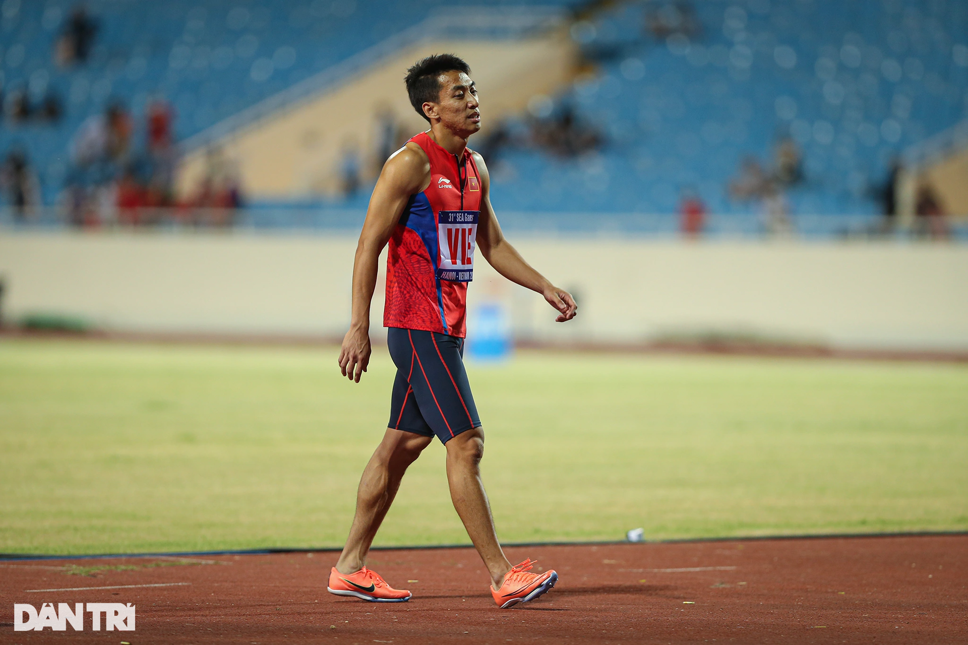 Người đẹp vô địch SEA Games phải nằm cáng rời sân thi đấu do chấn thương - 18 Người đẹp vô địch SEA Games phải nằm cáng rời sân thi đấu do chấn thương - 18