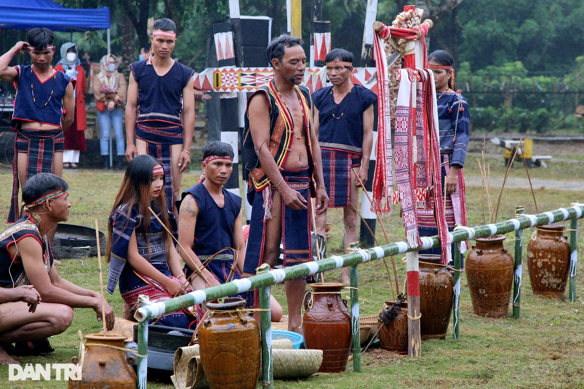 Tái hiện tục lệ cưới truyền thống của người Ba Na ngay tại Hà Nội - 5 Tái hiện tục lệ cưới truyền thống của người Ba Na ngay tại Hà Nội - 5