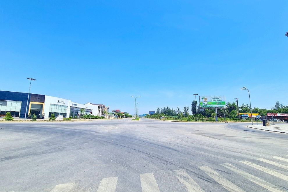 Hình ảnh thành phố Đỏ trong ngày đầu thực hiện ai ở đâu ở yên đó - 10 Hình ảnh thành phố Đỏ trong ngày đầu thực hiện ai ở đâu ở yên đó - 10