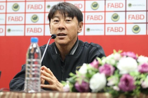 HLV Shin Tae Yong đề cao đối thủ Iraq hơn đội tuyển Việt Nam