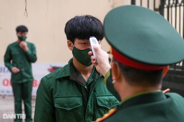 Xét nghiệm Covid-19 cho hơn 4.500 thanh niên thủ đô trước ngày nhập ngũ