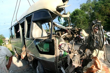 Nỗi đau nối dài sau vụ container đầu đầu xe khách kinh hoàng