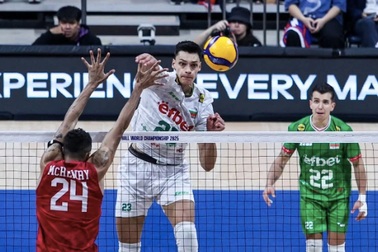 Xác định hai cặp đấu bán kết giải bóng chuyền nam vô địch thế giới