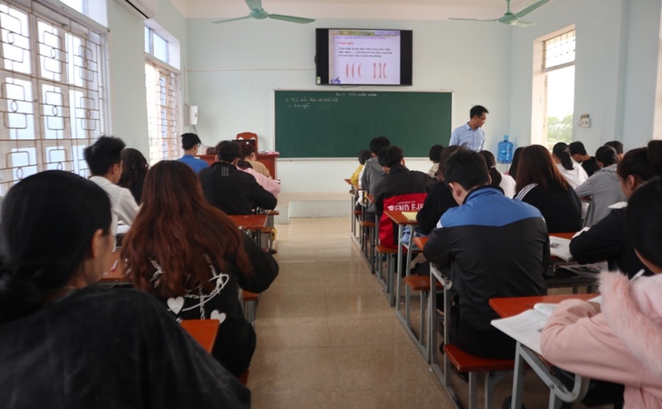 Hơn 70% HS sẽ không đăng ký học hệ 9+ khi trường nghề bị dừng dạy văn hóa? - 3 Hơn 70% HS sẽ không đăng ký học hệ 9+ khi trường nghề bị dừng dạy văn hóa? - 3