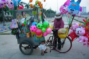 Cả làng đi bán bắp rang