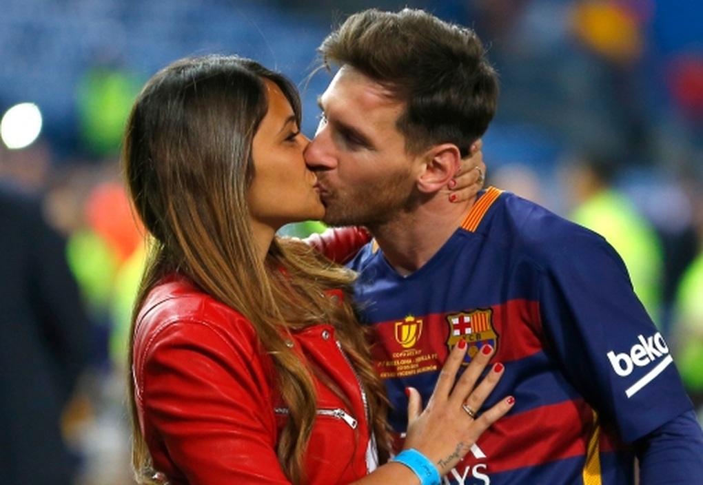 La ardiente historia de amor de cuento de hadas y belleza de la esposa de Lionel Messi - 2