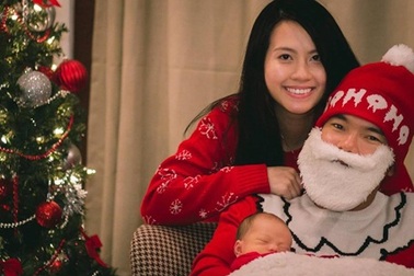 Xúc động clip Miss Teen Huyền Trang tặng con trai mới sinh