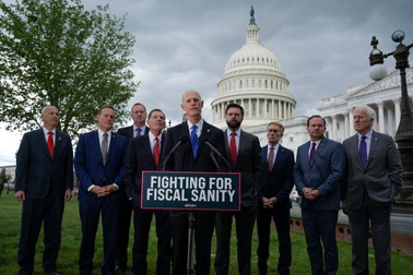 Bộ trưởng Tài chính Mỹ cảnh báo nguy cơ "khủng hoảng hiến pháp" do nợ công