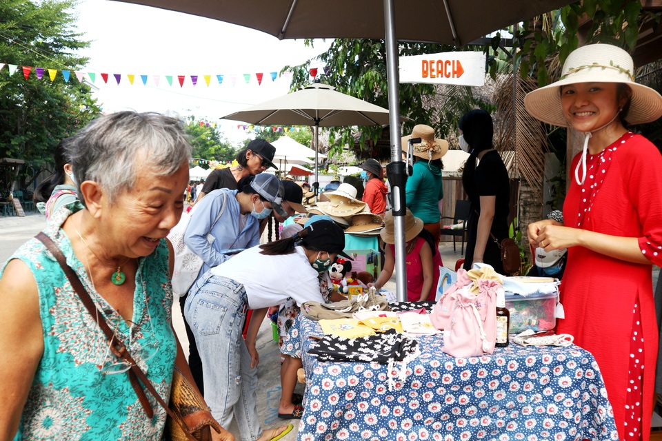 Hội An khai trương chợ phiên làng chài, tái khởi động du lịch hậu Covid-19 - 3 Hội An khai trương chợ phiên làng chài, tái khởi động du lịch hậu Covid-19 - 3