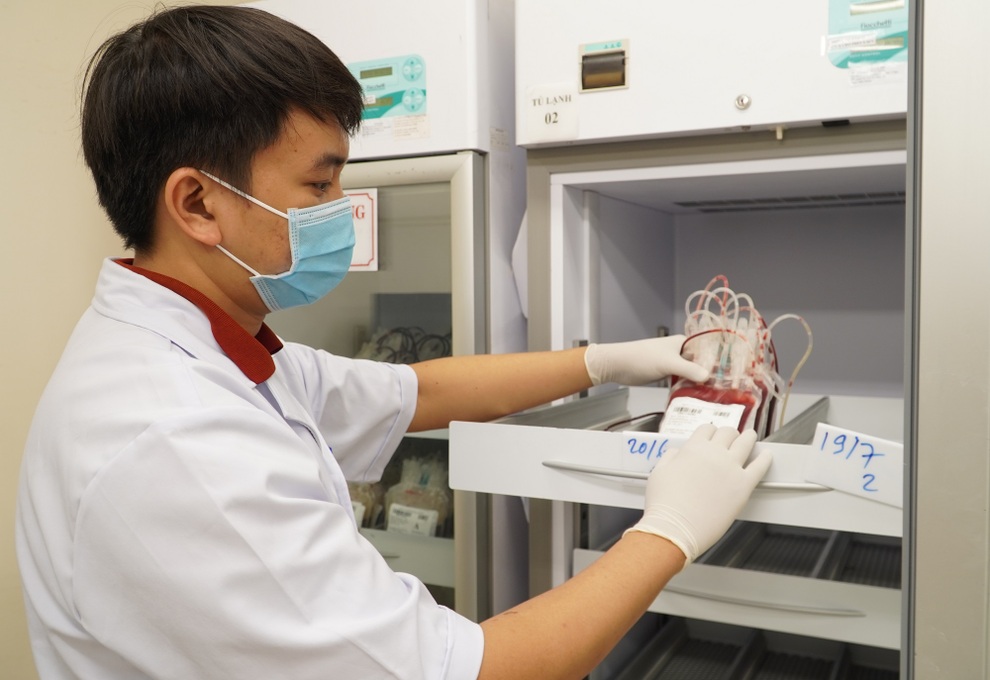 Báo động: Trung tâm dự trữ máu lớn nhất phía Nam sắp cạn kiệt - 2 Báo động: Trung tâm dự trữ máu lớn nhất phía Nam sắp cạn kiệt - 2