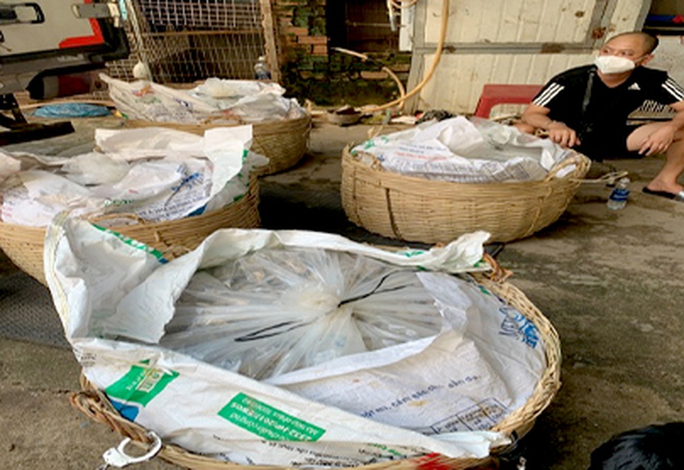 Giấu 99 kg ma túy trong giỏ tre chứa mắm cá, đi xe luồng xanh về TPHCM - 2 Giấu 99 kg ma túy trong giỏ tre chứa mắm cá, đi xe luồng xanh về TPHCM - 2