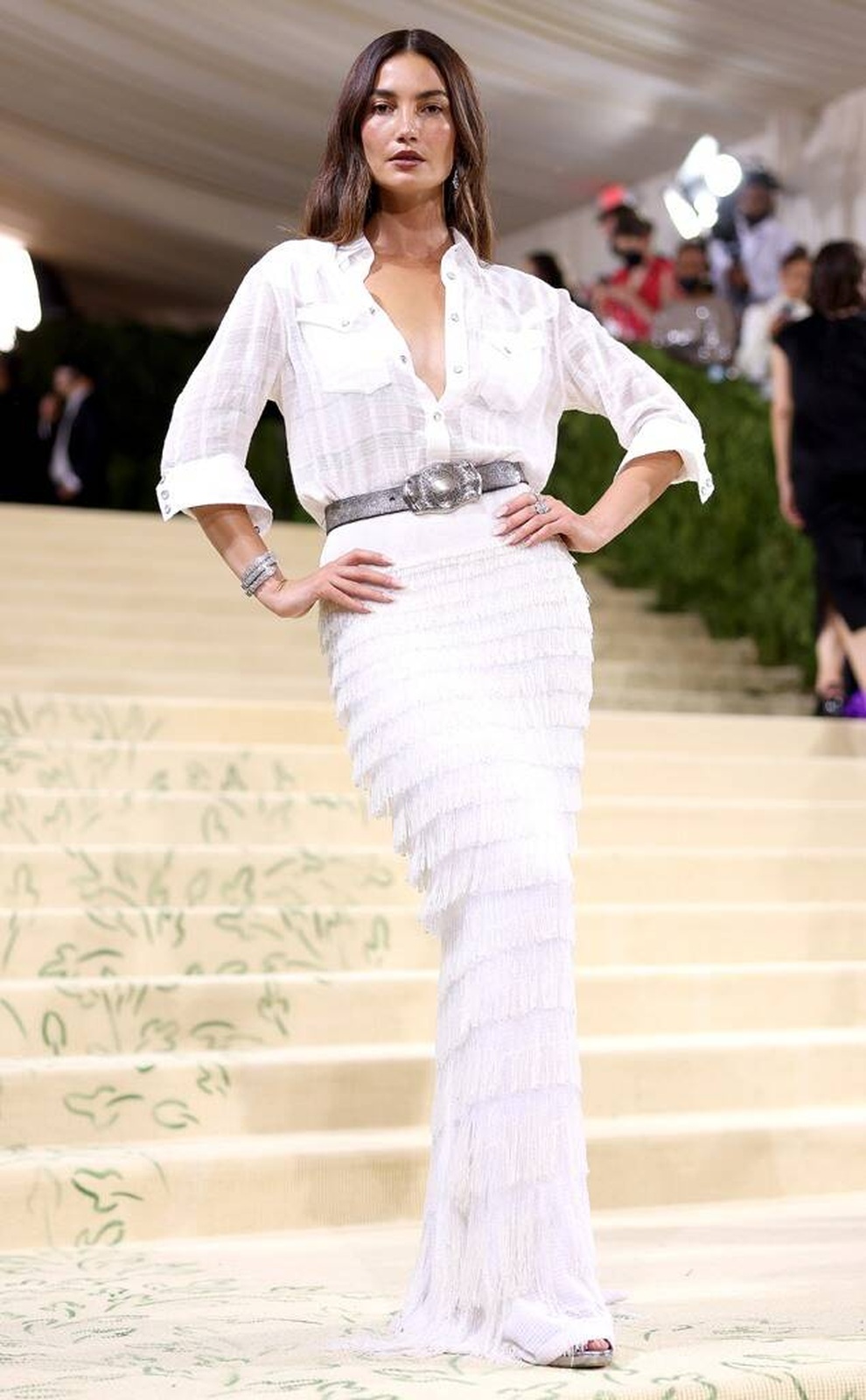 Choáng ngợp với loạt trang phục ấn tượng của mỹ nhân dự MET gala 2021 - 43 Choáng ngợp với loạt trang phục ấn tượng của mỹ nhân dự MET gala 2021 - 43