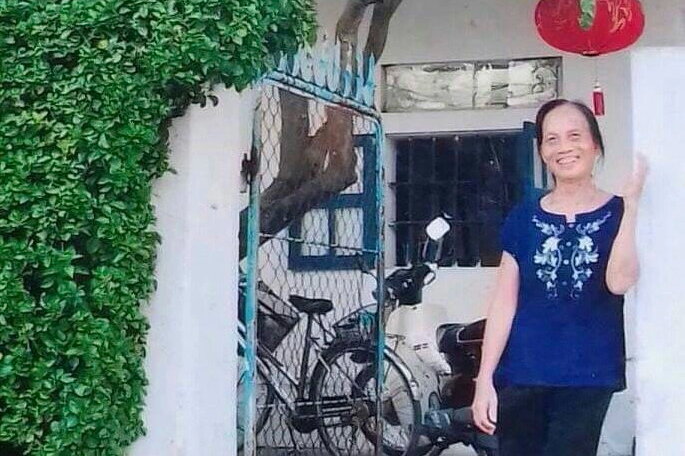 Cô giáo về hưu dạy văn trên TikTok bị ném đá, bỡn cợt: Tôi khác người lắm - 4 Cô giáo về hưu dạy văn trên TikTok bị ném đá, bỡn cợt: Tôi khác người lắm - 4