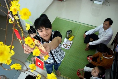 Cùng công nhân đón tết xa nhà