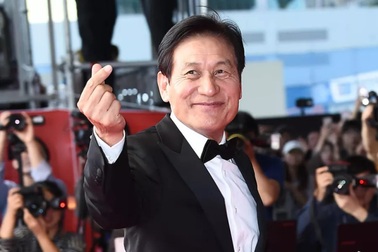 Ngôi sao "Người hầu gái" Ahn Sung Ki mắc bệnh ung thư máu