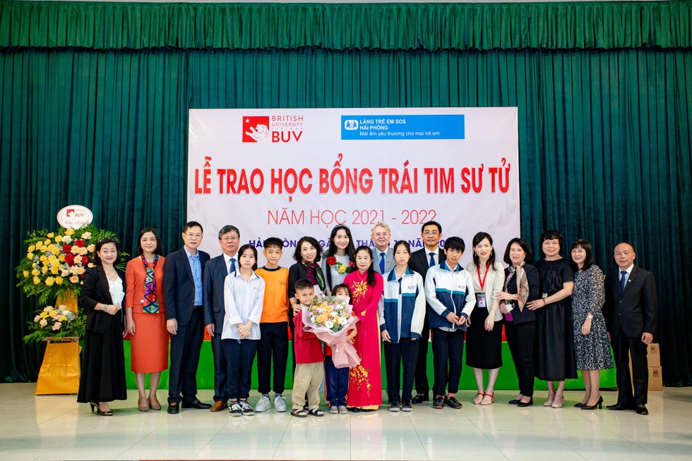 Bất ngờ lý do giúp nữ sinh xinh đẹp làng SOS nhận được học bổng 1 tỷ đồng - 5