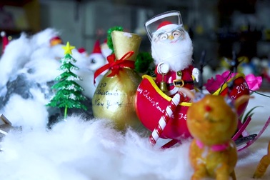 Biến vỏ trứng thành ông già Noel