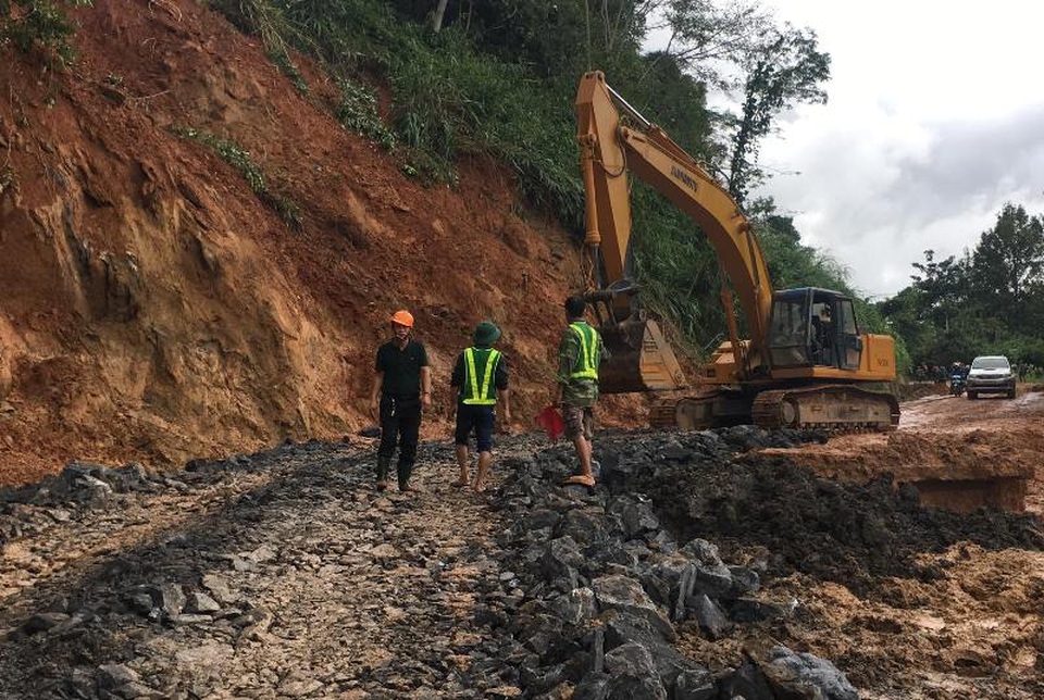 Đưa 2 trực thăng từ Đà Nẵng ra Quảng Trị, tiếp tế cho vùng bị cô lập - 5 Đưa 2 trực thăng từ Đà Nẵng ra Quảng Trị, tiếp tế cho vùng bị cô lập - 5