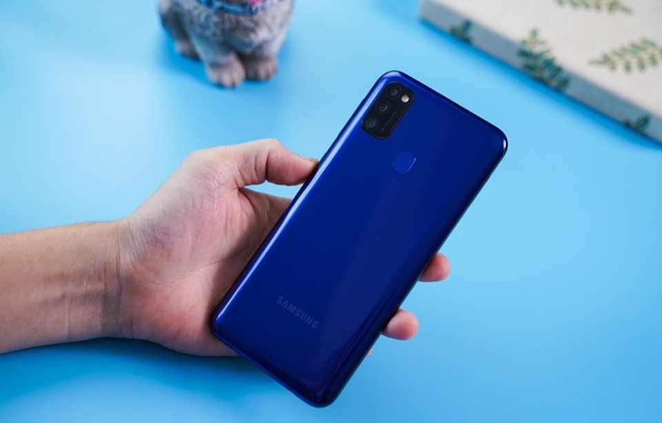 Loạt smartphone tầm trung và giá rẻ sở hữu pin “khủng” đáng lựa chọn - 2 Loạt smartphone tầm trung và giá rẻ sở hữu pin “khủng” đáng lựa chọn - 2