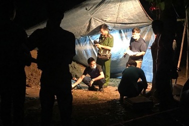 Truy tìm nghi can dùng kiếm chém chết 2 anh em vì mâu thuẫn đất đai