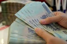 Người lao động cách ly tại nhà, công ty có phải trả lương?