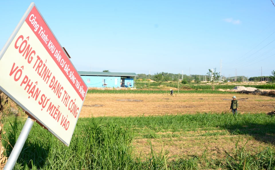 Phóng viên bị cản trở tác nghiệp, phó chủ tịch huyện bảo “đang bận” - 1 Phóng viên bị cản trở tác nghiệp, phó chủ tịch huyện bảo “đang bận” - 1
