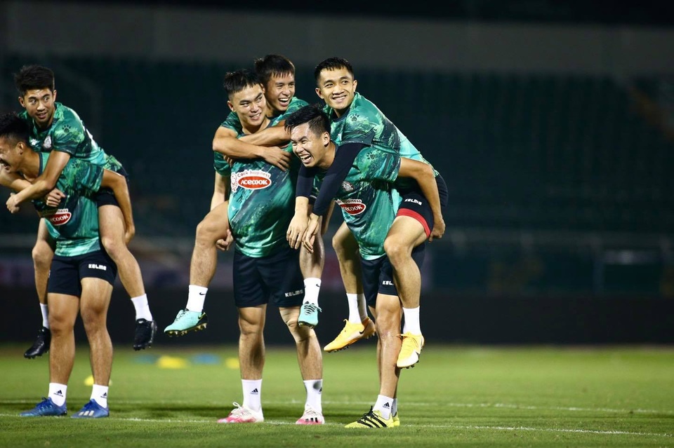 Lee Nguyễn tích cực chuẩn bị cho ngày tái ngộ V-League - 2 Lee Nguyễn tích cực chuẩn bị cho ngày tái ngộ V-League - 2