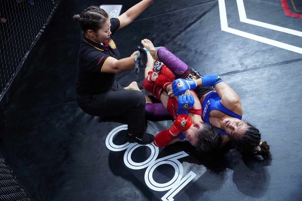Những màn đọ sức tóe lửa ở chung kết MMA Việt Nam - 5 Những màn đọ sức tóe lửa ở chung kết MMA Việt Nam - 5