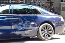 Luật sư nói về trách nhiệm pháp lý vụ xe Rolls-Royce Ghost bị đâm móp cửa