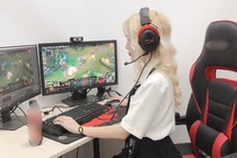 Nhiều bạn trẻ "đổ xô" làm streamer: Vì dễ kiếm tiền, dễ làm, dễ nổi tiếng?